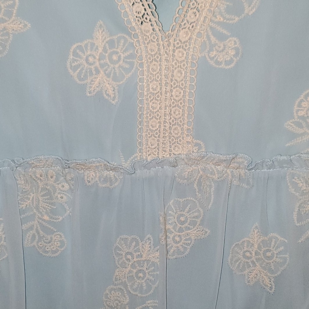 Dress - Picture 4 of 4